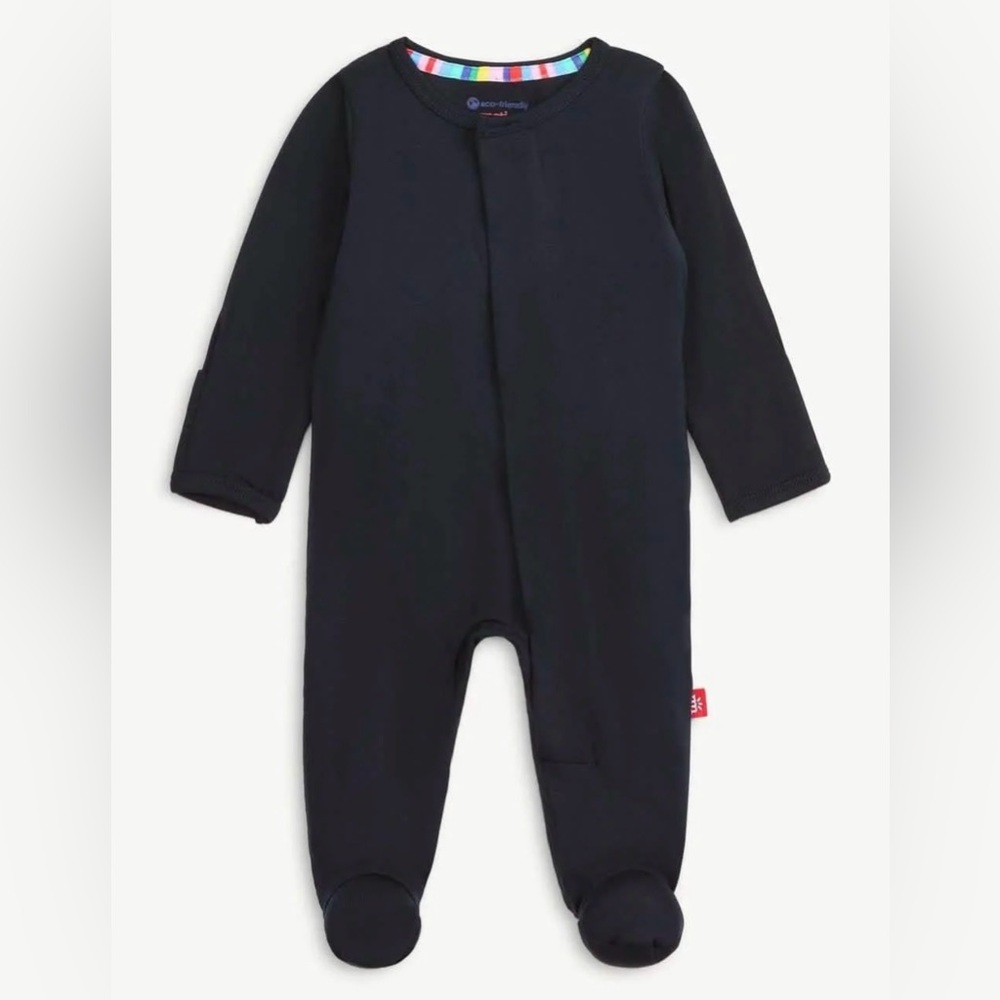 NWOT Magnetic Me Footie Onyx